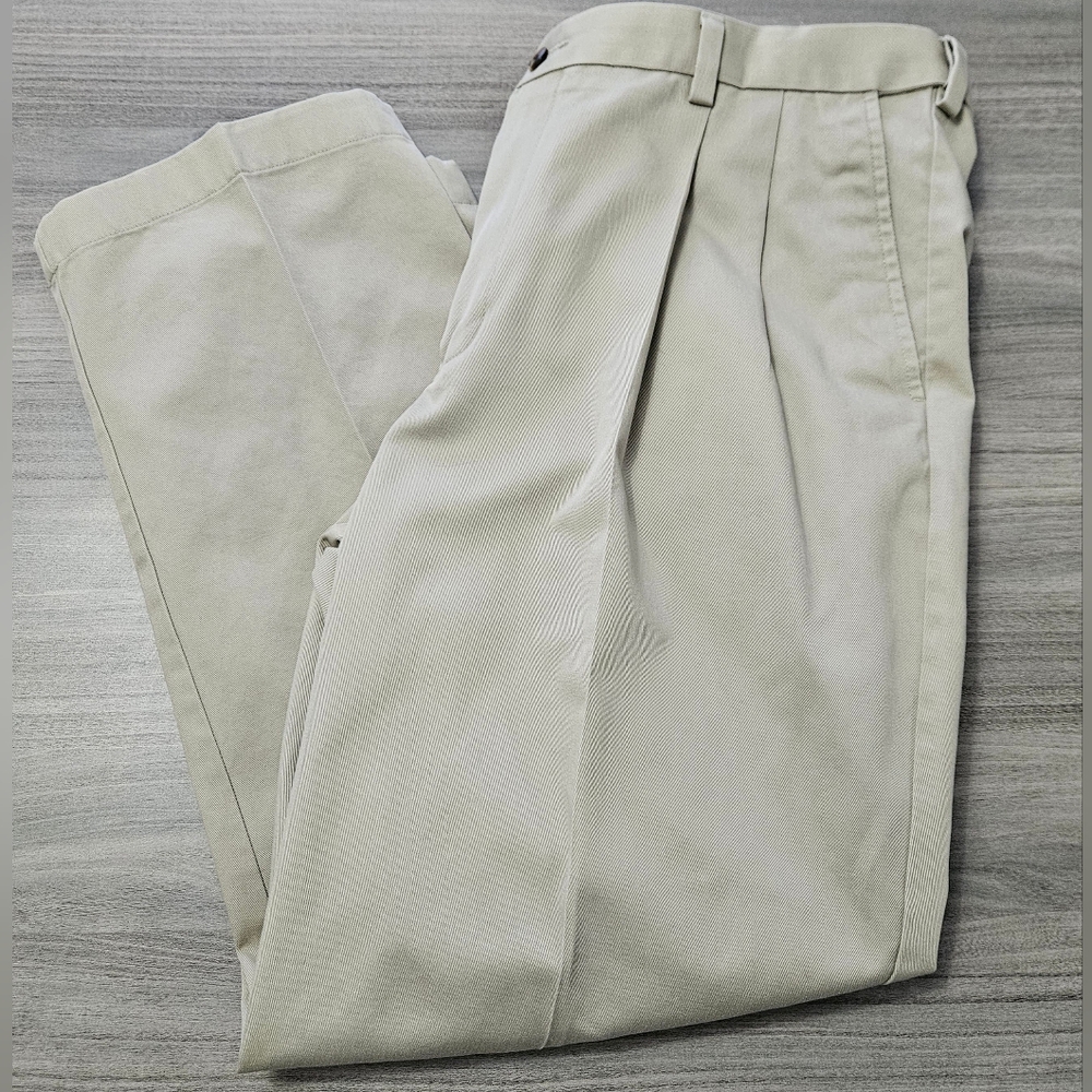 Roundtree & Yorke Classic Fit Mens Khaki Slacks 38 x 29